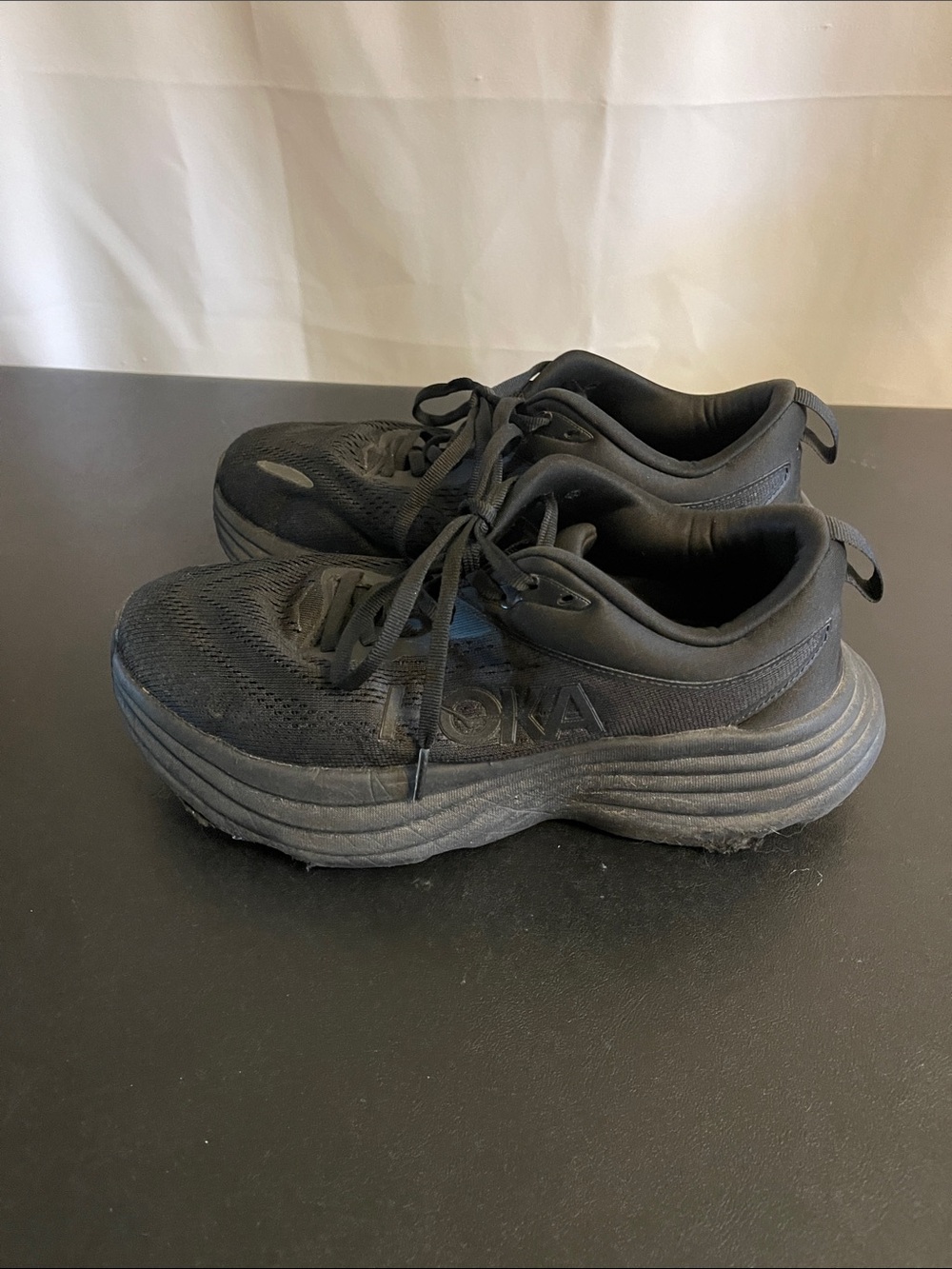 Hoka Women's All-Black Athletic Running Shoes Bondi 8 Size 7 B Medium - Picture 4 of 7